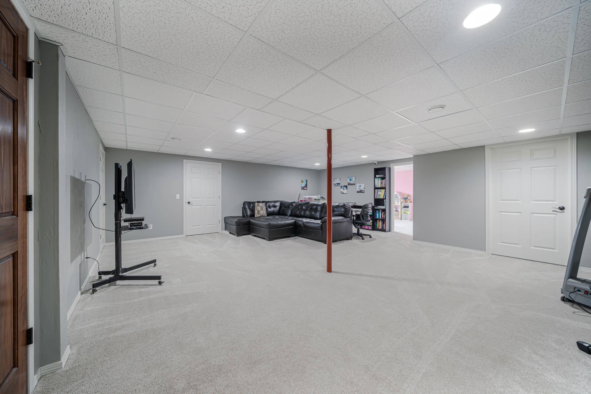 N984 GLENNVIEW Drive