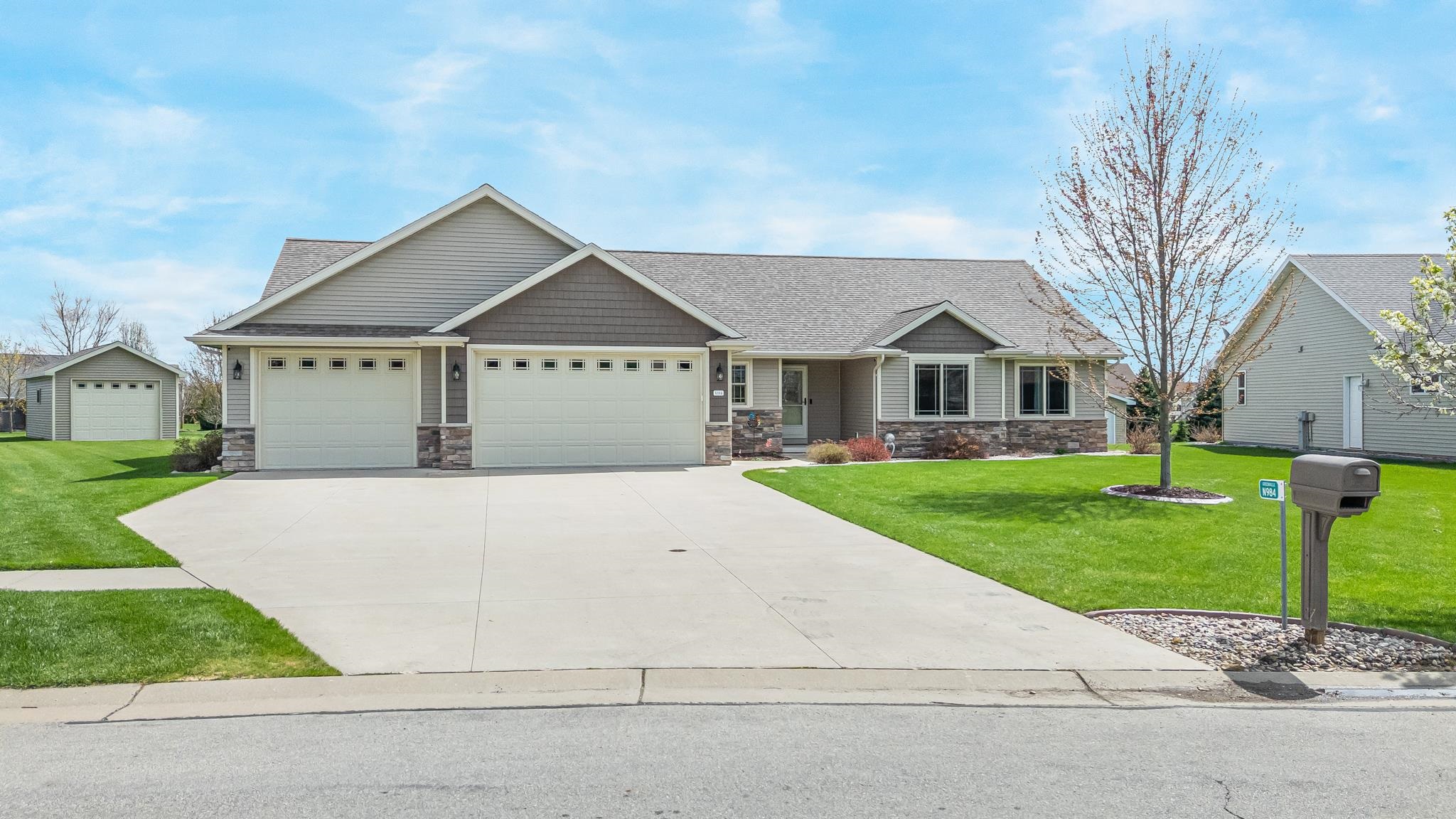 N984 GLENNVIEW Drive
