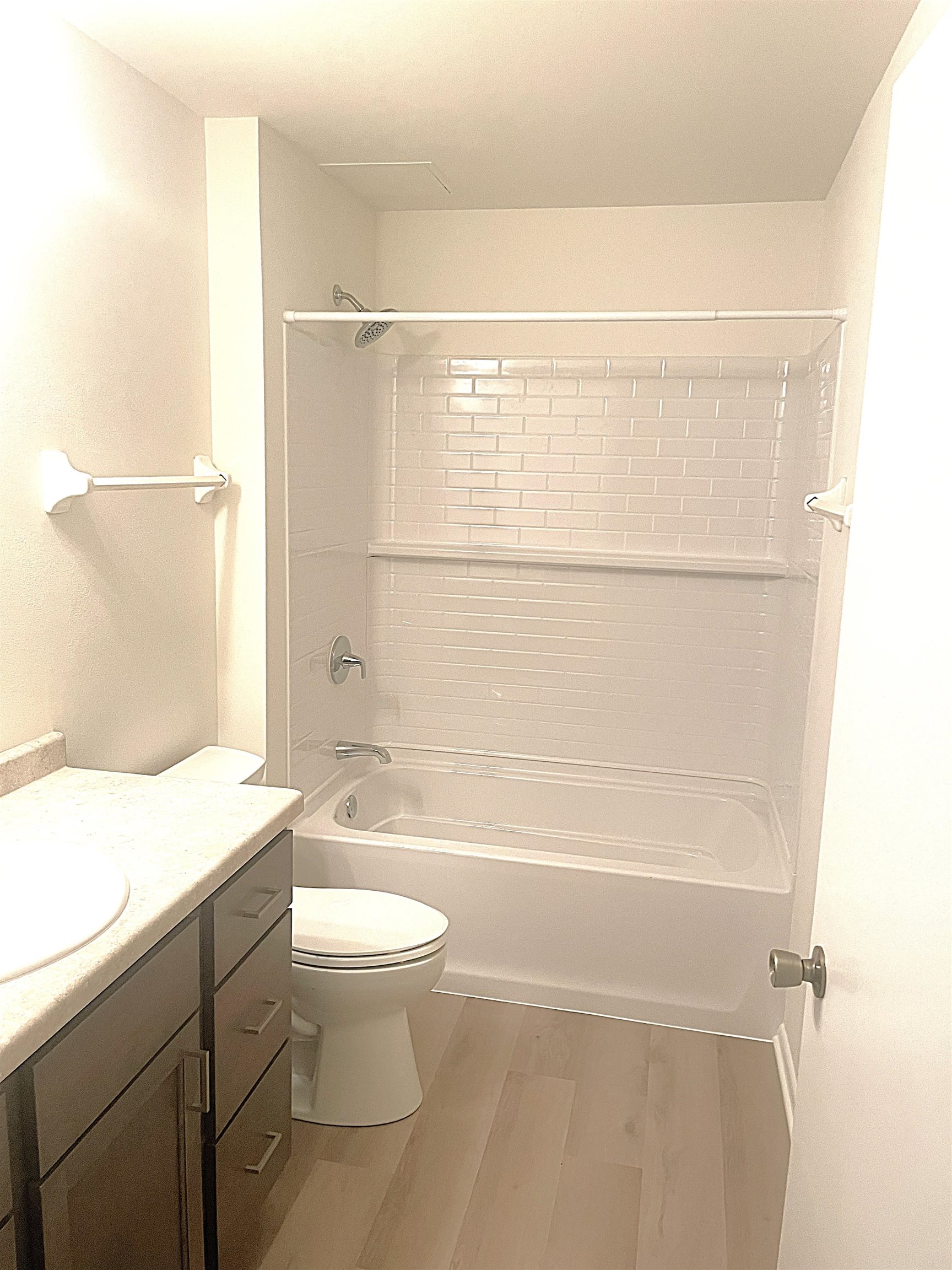 121 W NORTH Street Unit: 27
