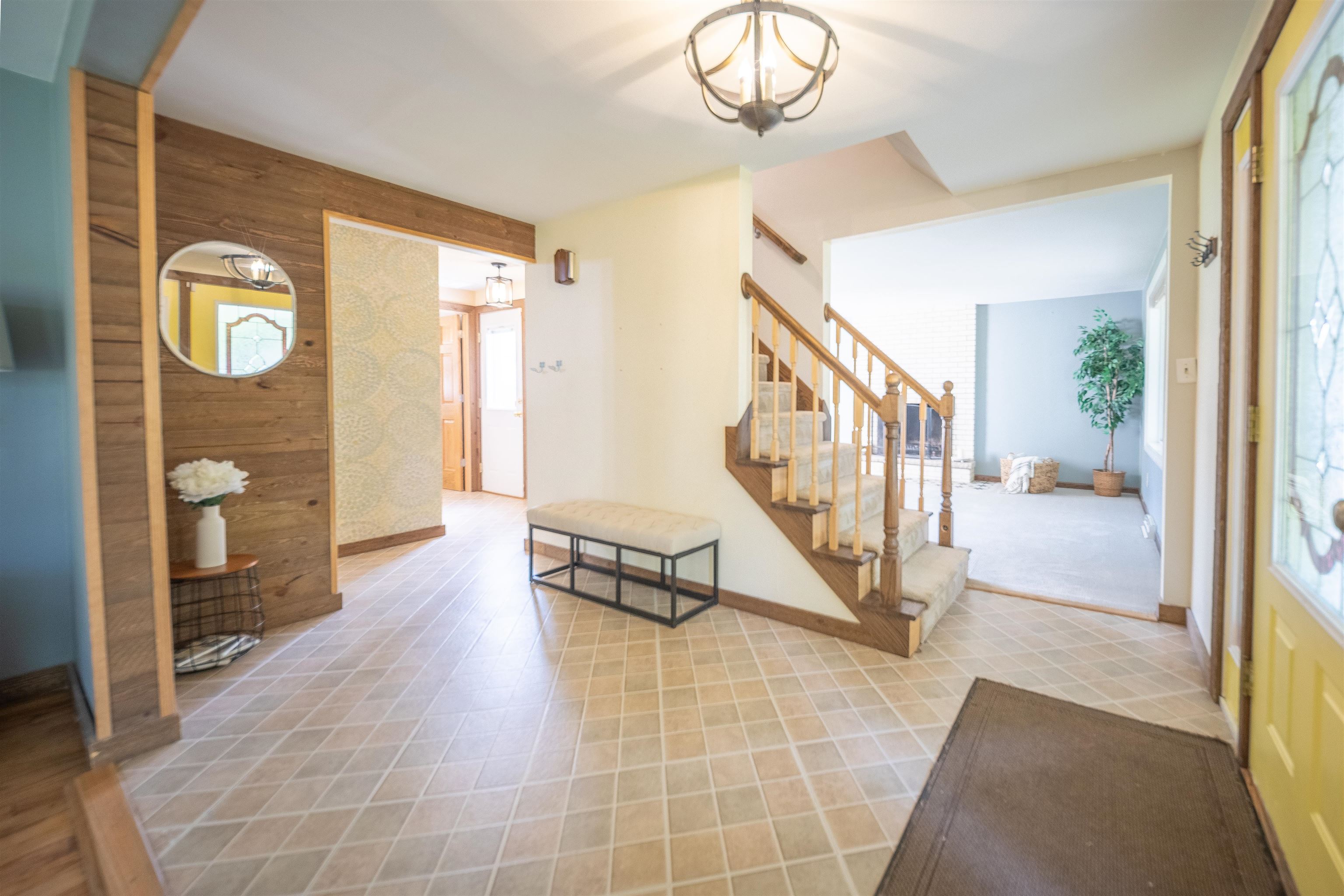 559 HILLTOP Drive