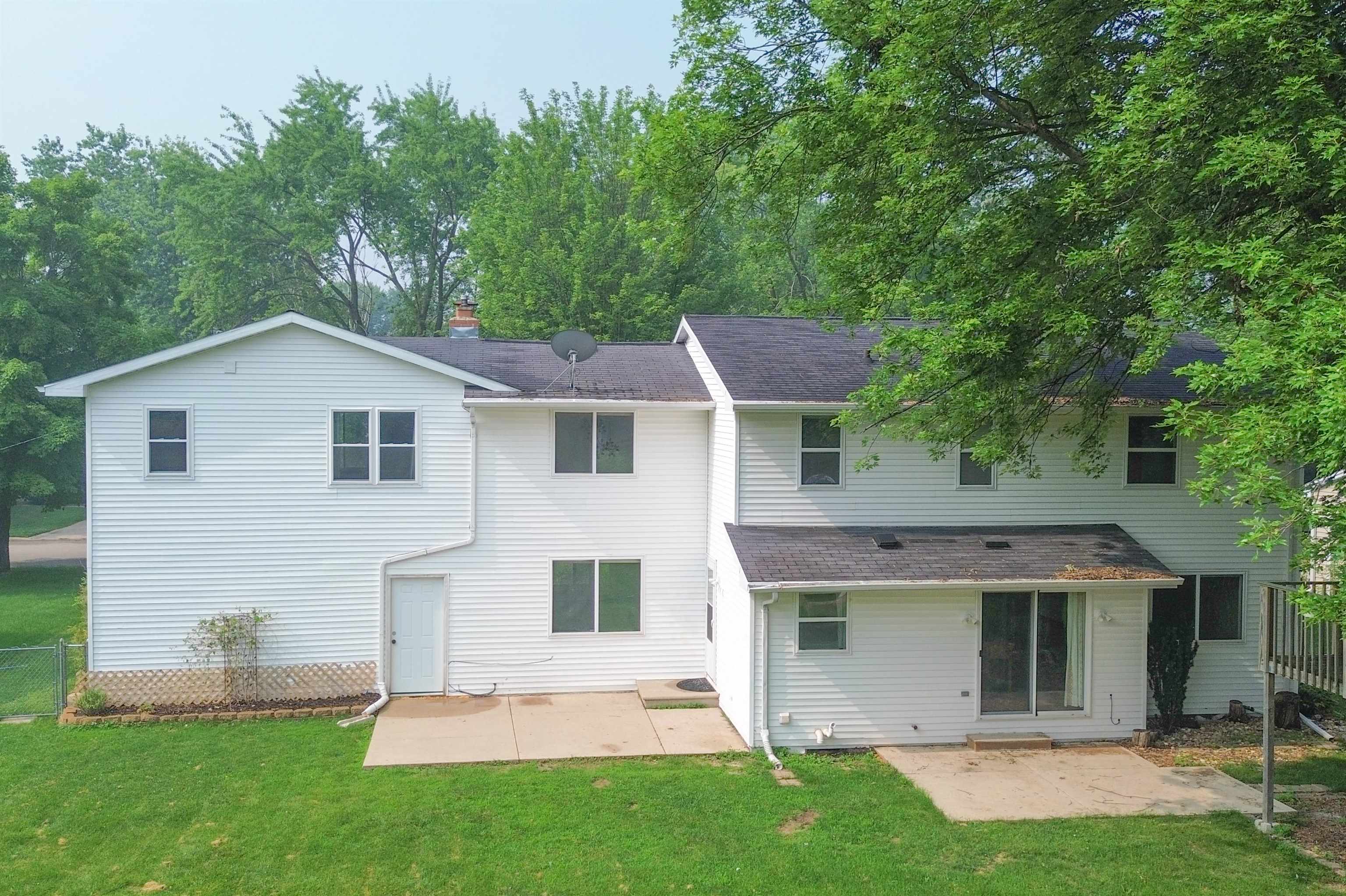 559 HILLTOP Drive