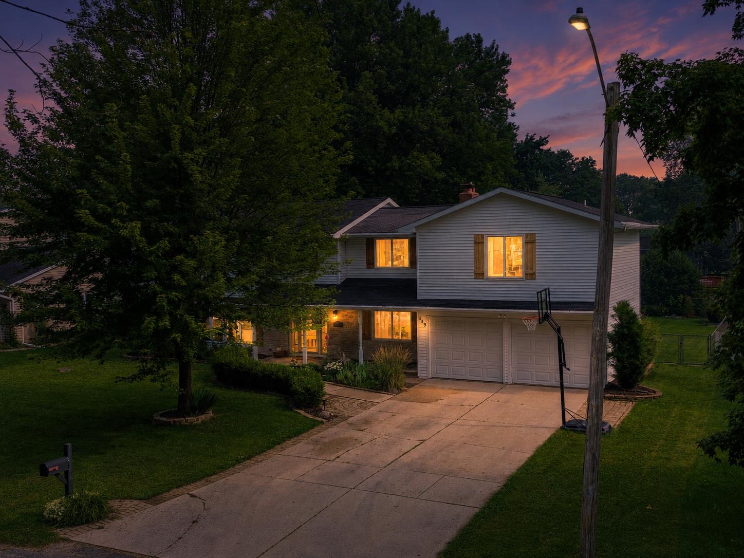 559 HILLTOP Drive