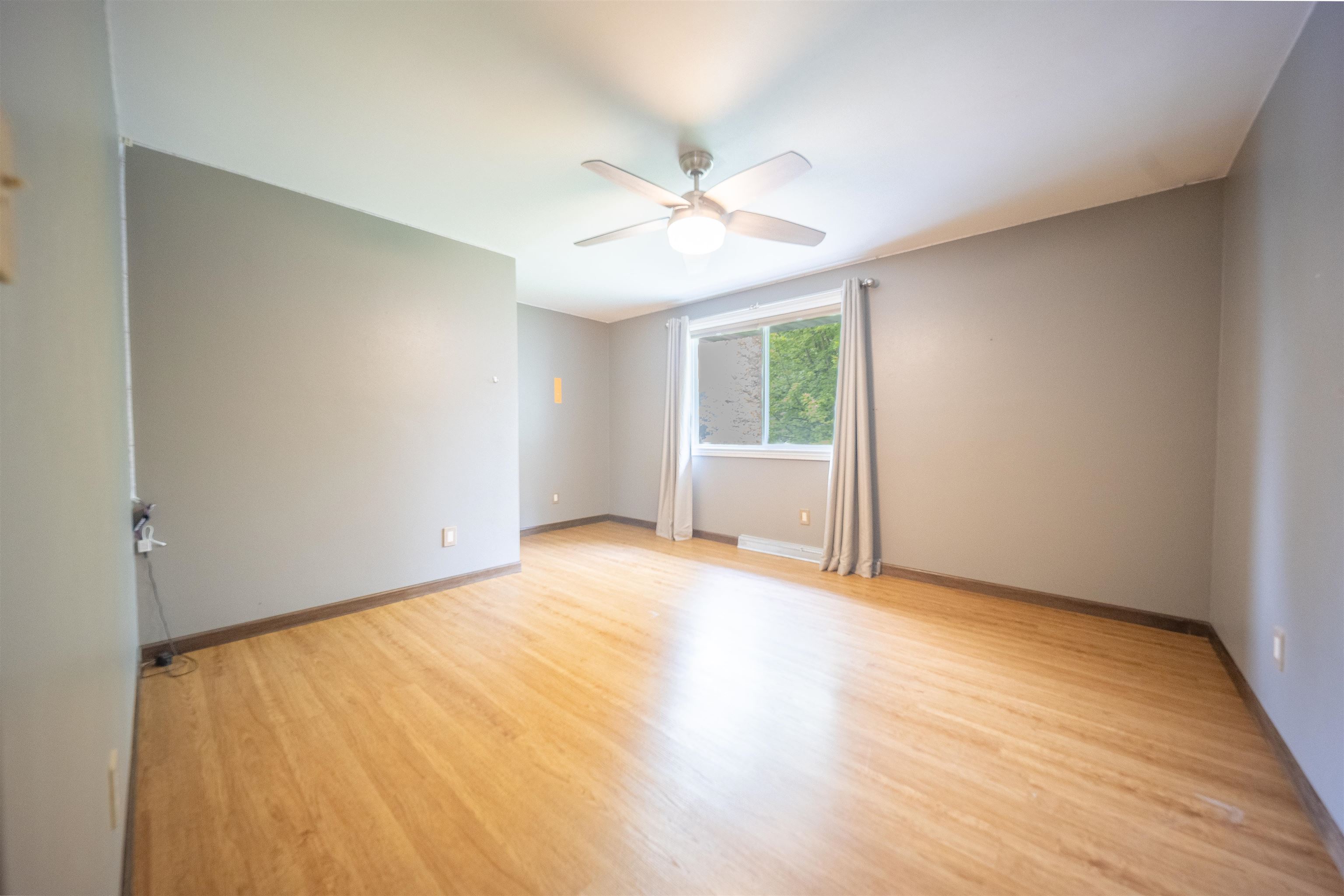 559 HILLTOP Drive