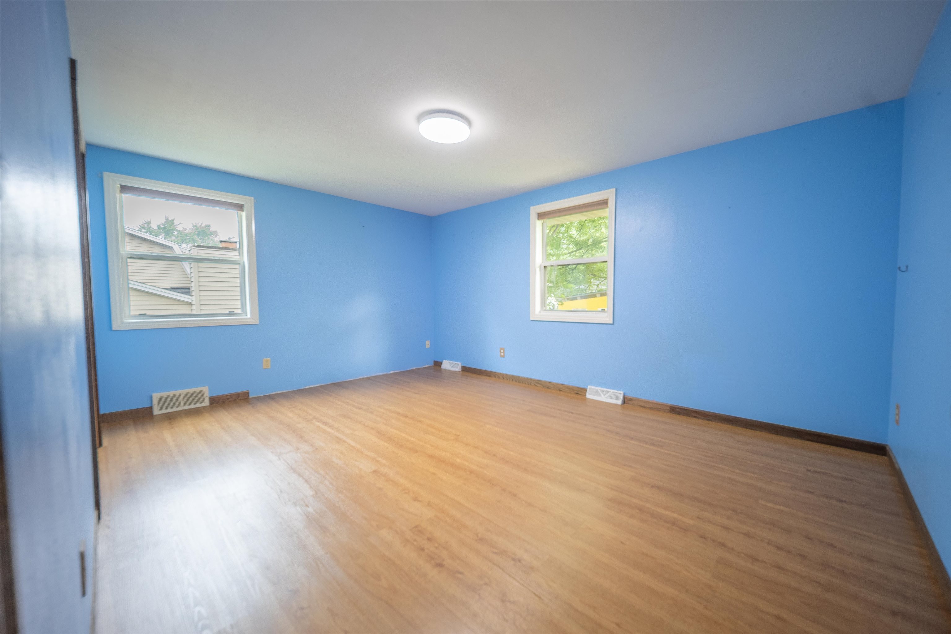 559 HILLTOP Drive