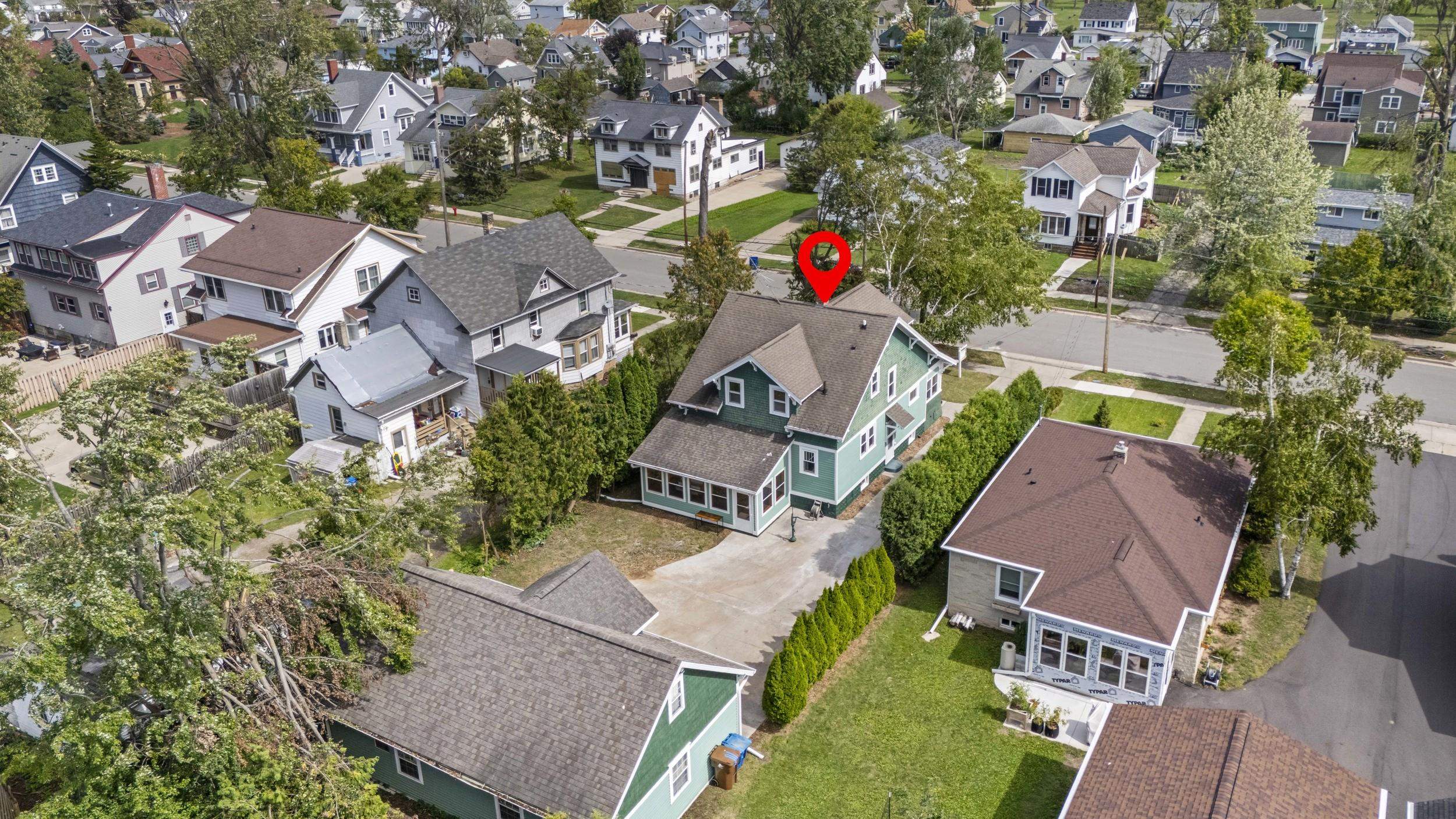 379 NAYMUT Street