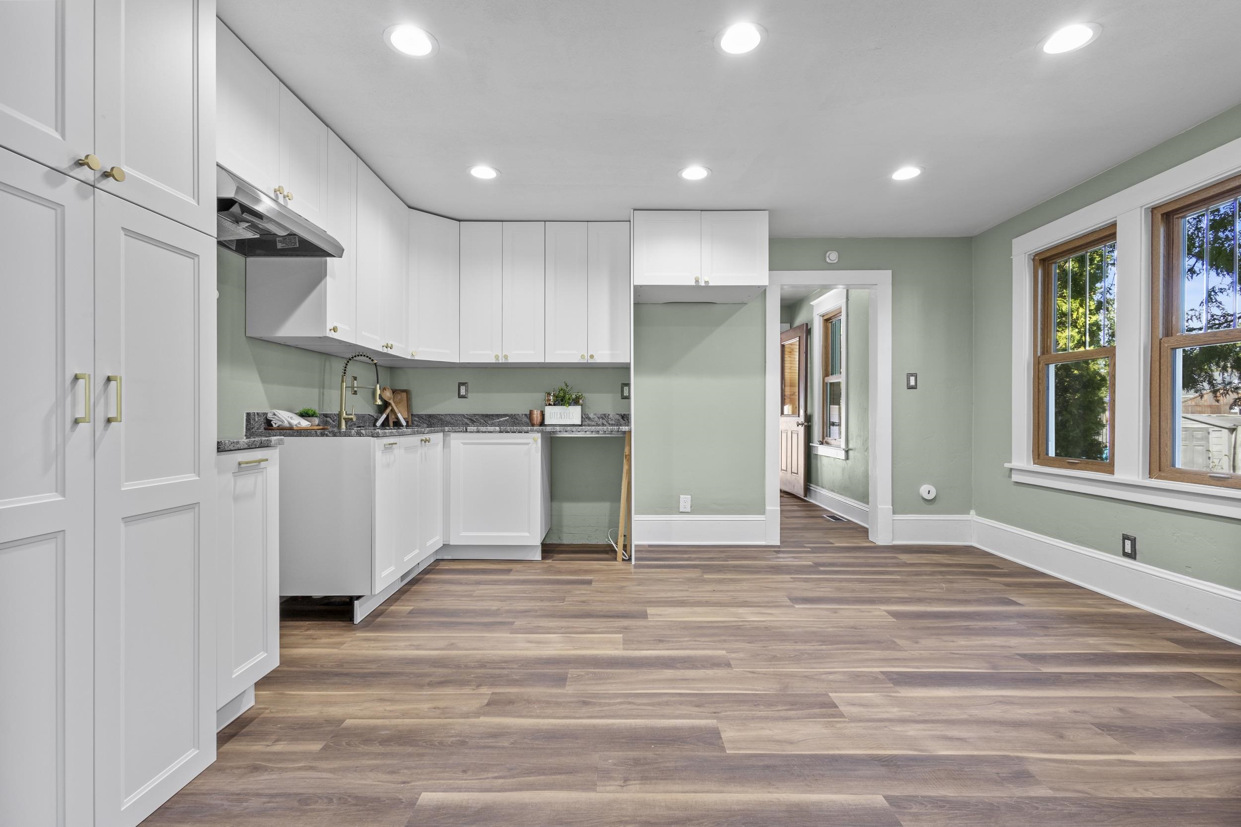 379 NAYMUT Street