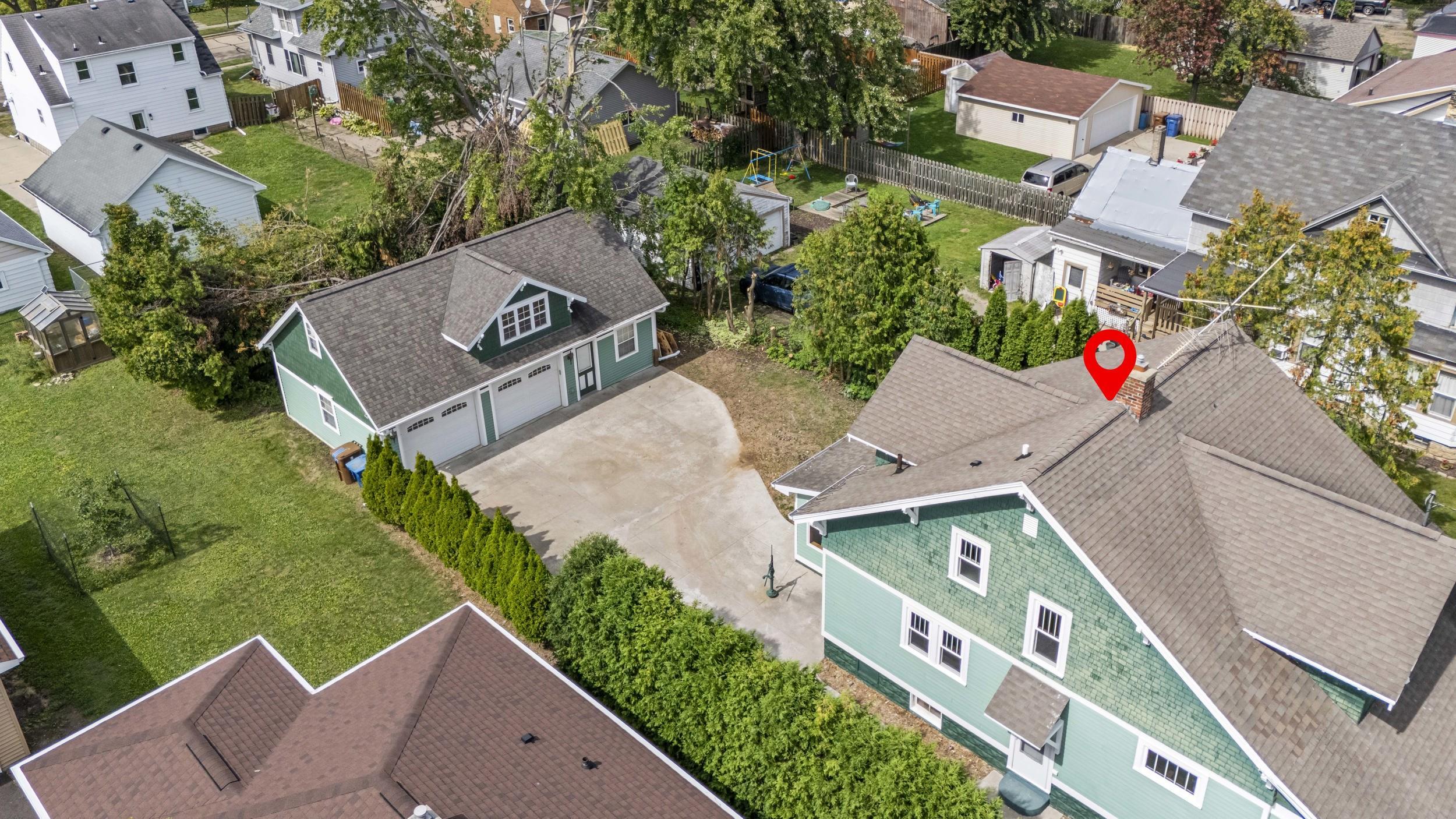 379 NAYMUT Street