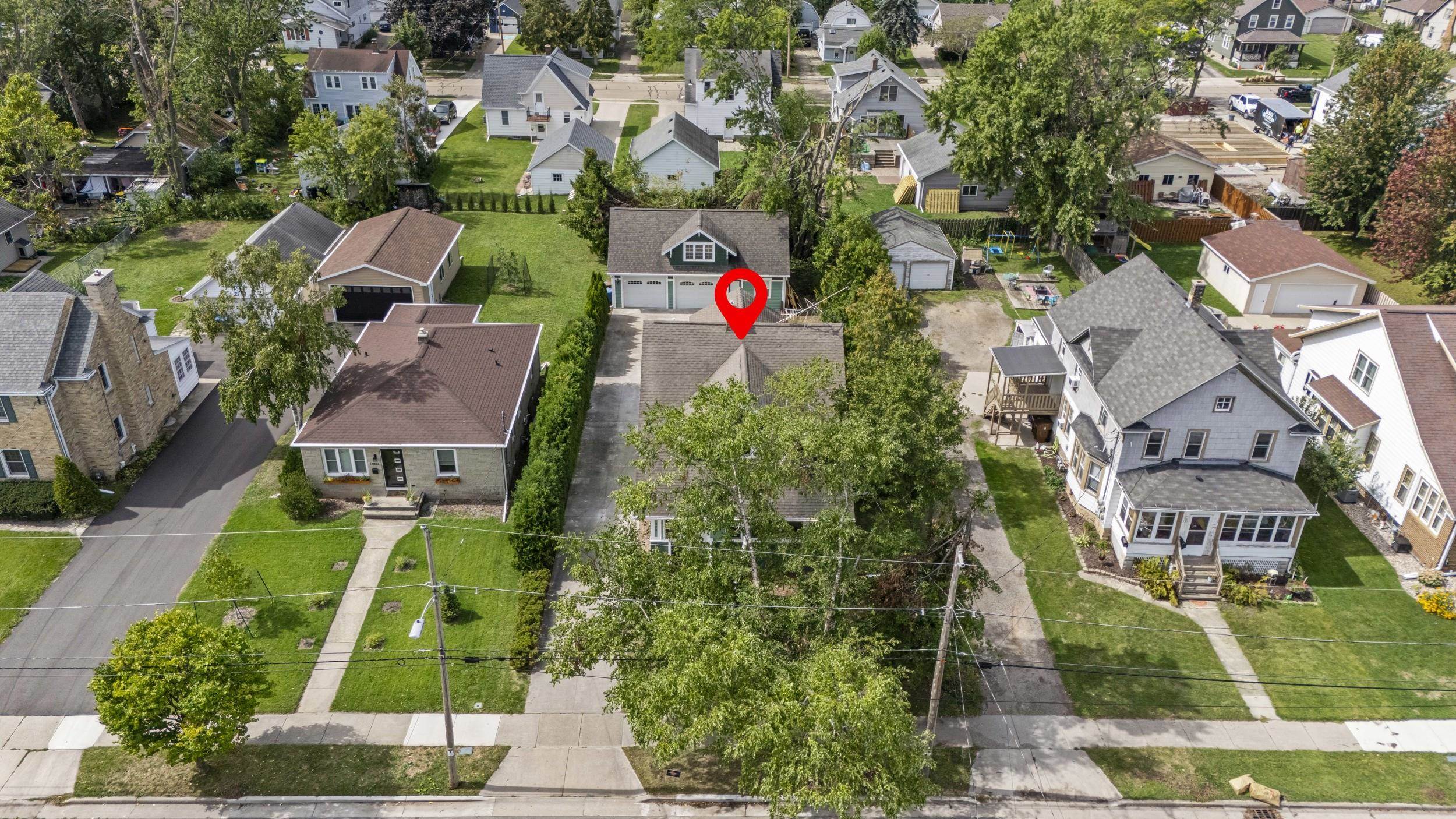 379 NAYMUT Street