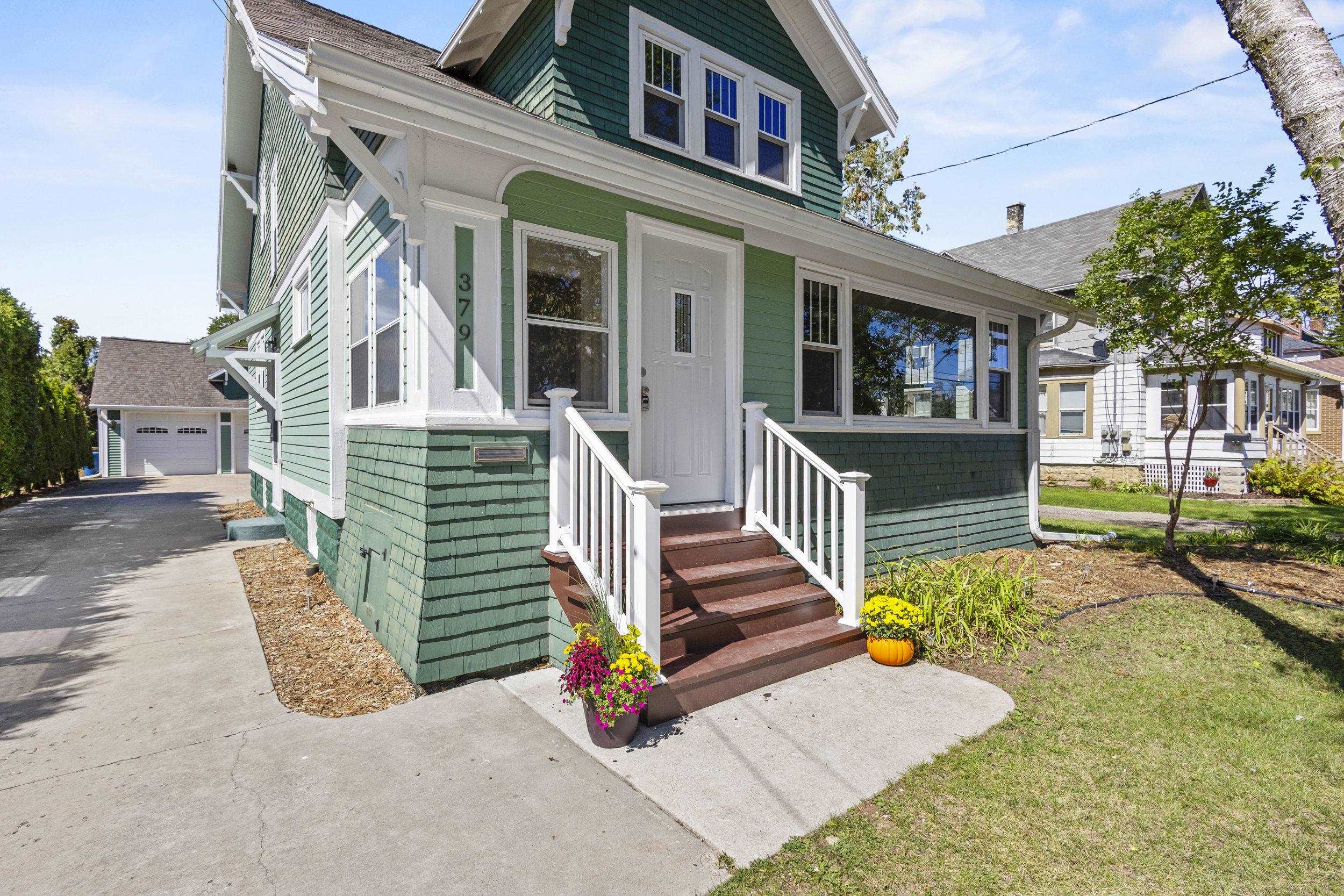 379 NAYMUT Street