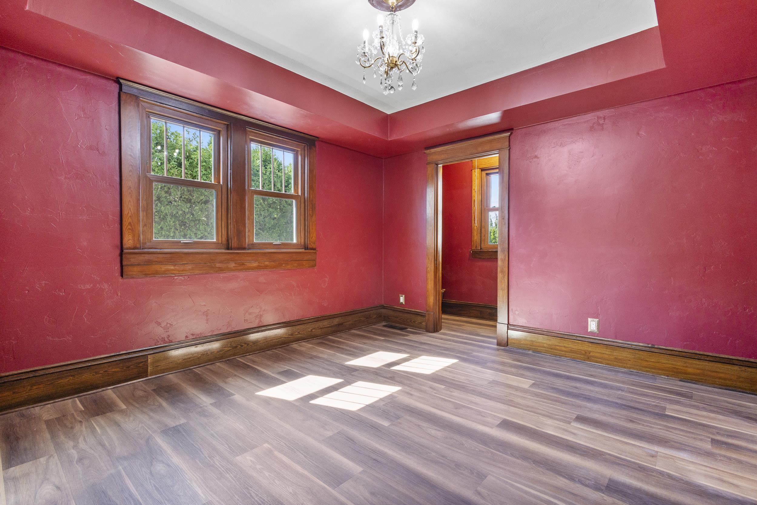 379 NAYMUT Street