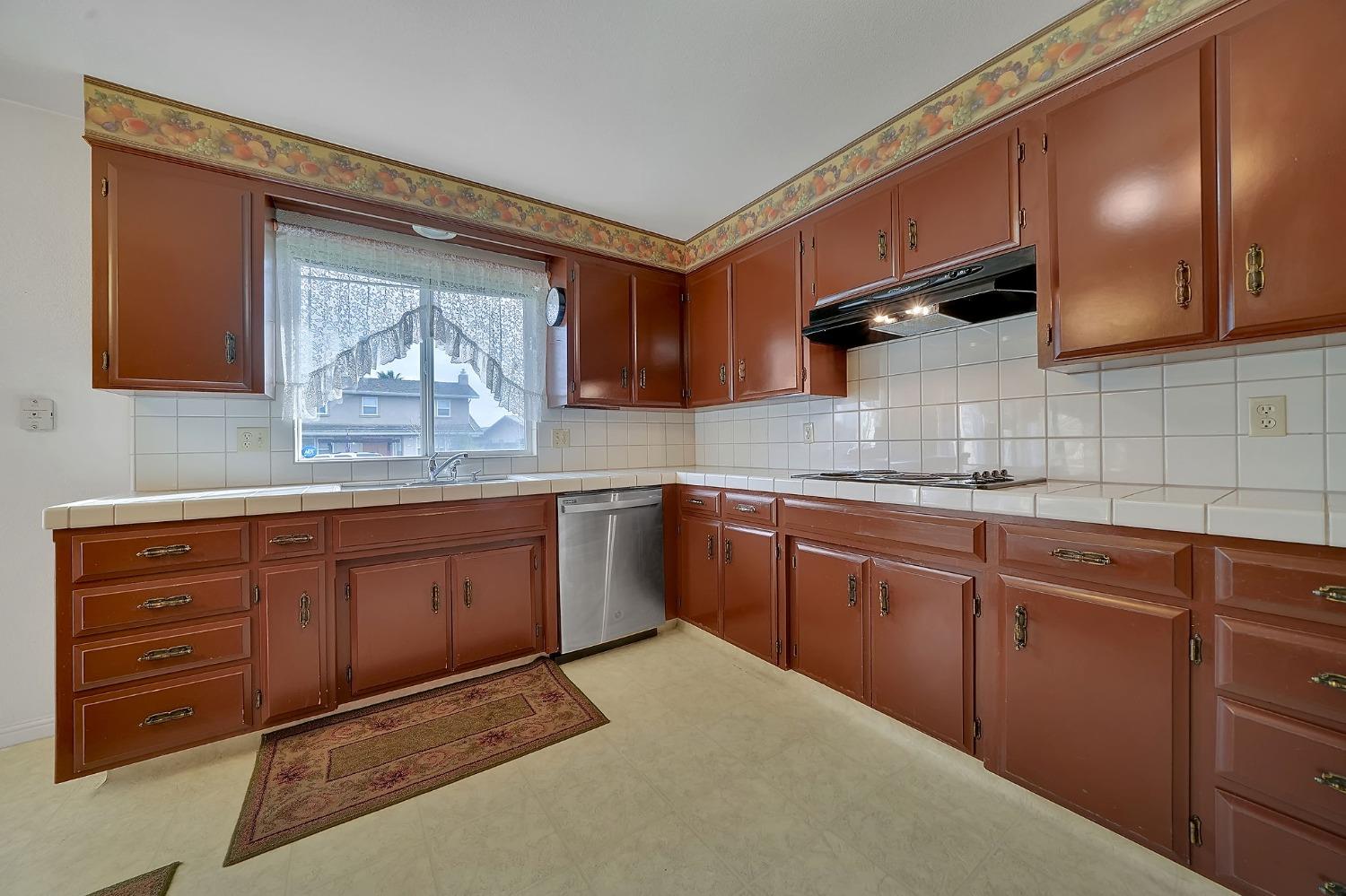 2213 Gateway Circle