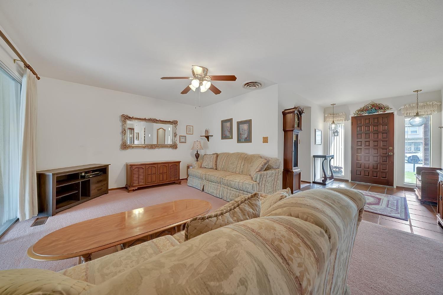 2213 Gateway Circle