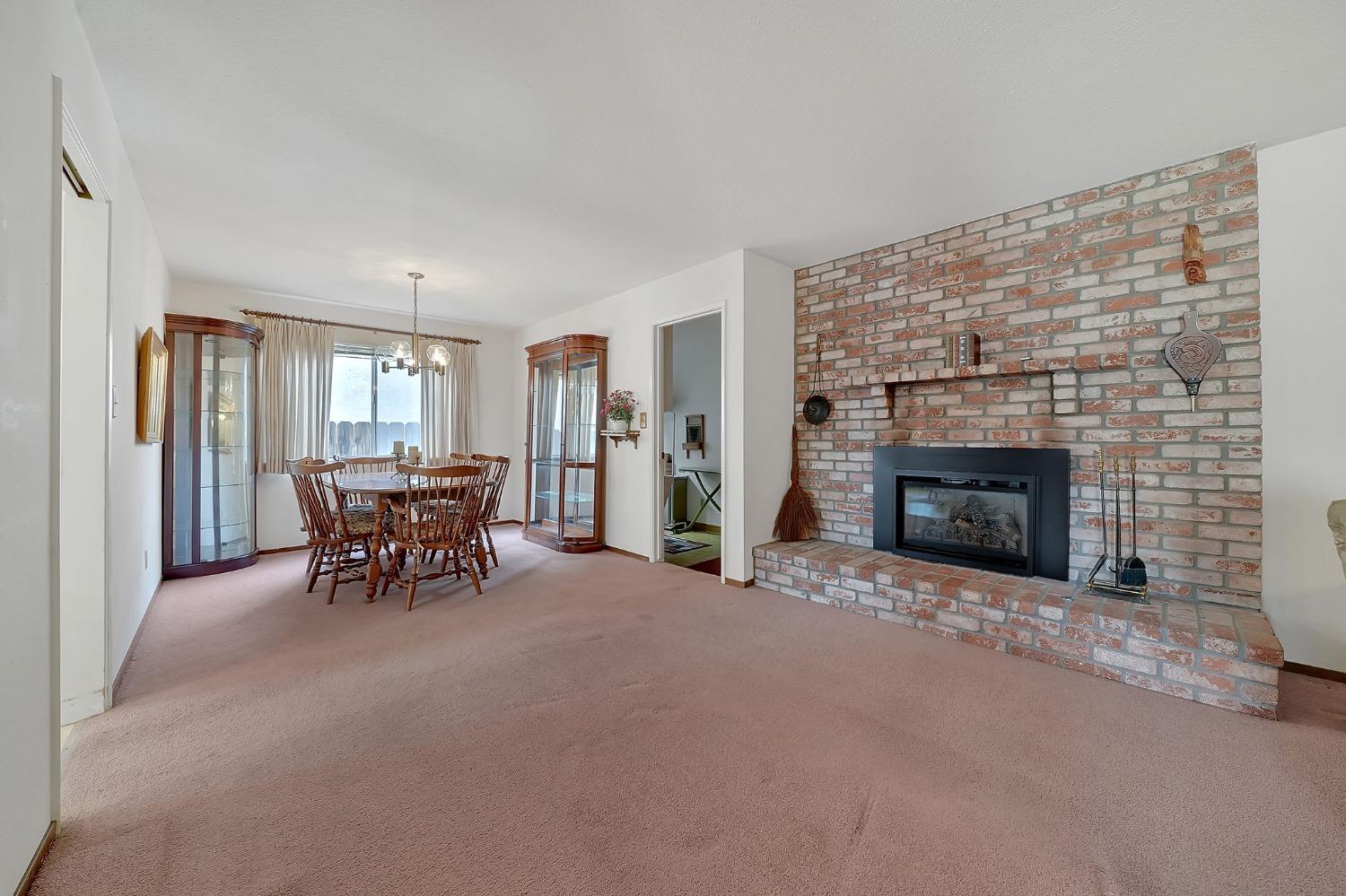 2213 Gateway Circle