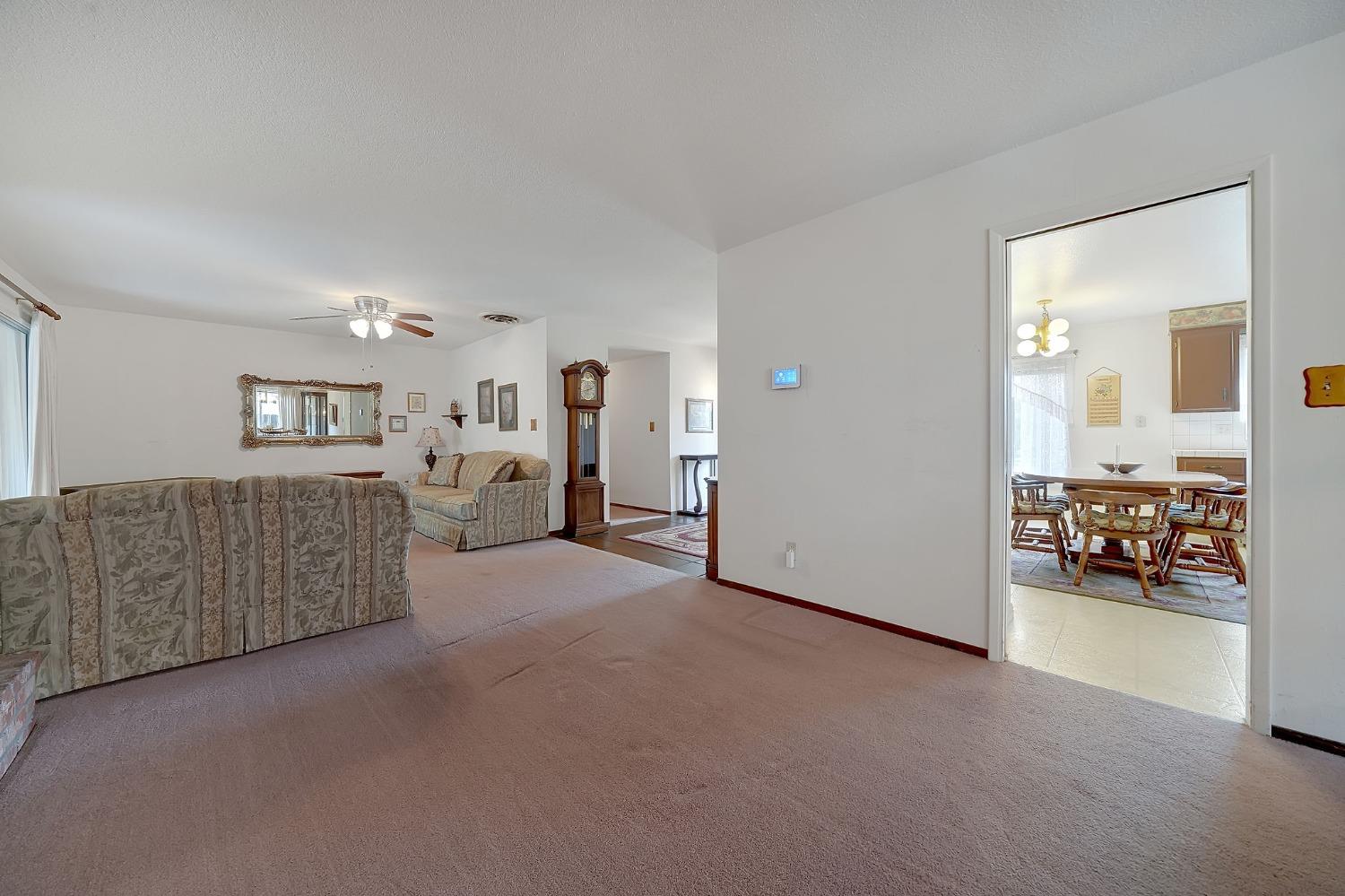 2213 Gateway Circle