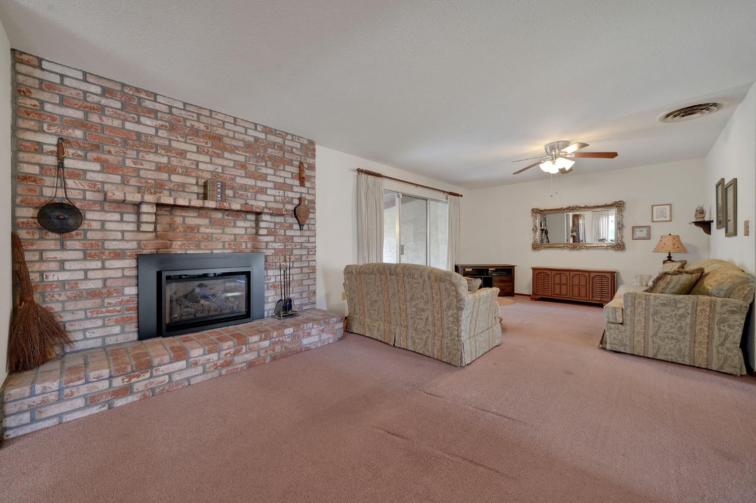 2213 Gateway Circle