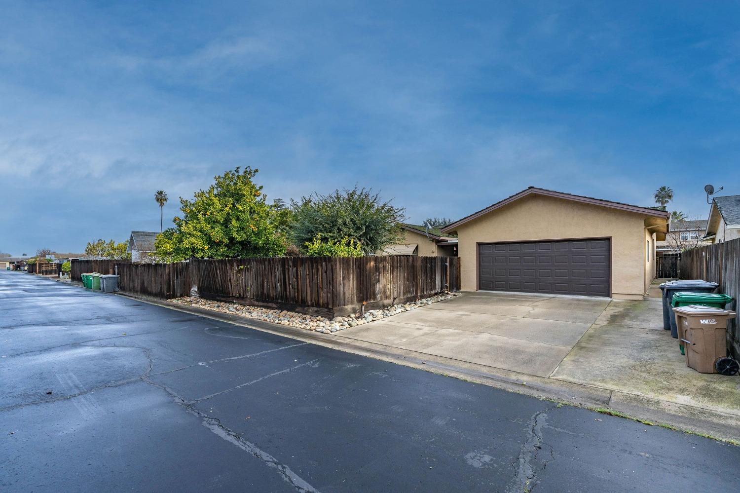 2213 Gateway Circle