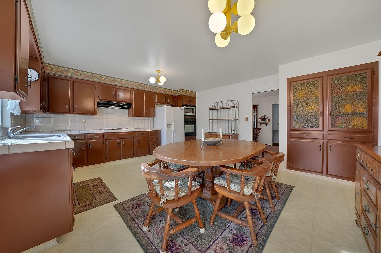 2213 Gateway Circle