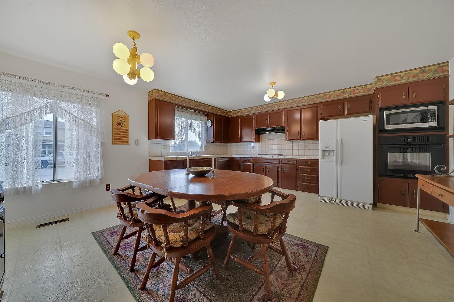 2213 Gateway Circle