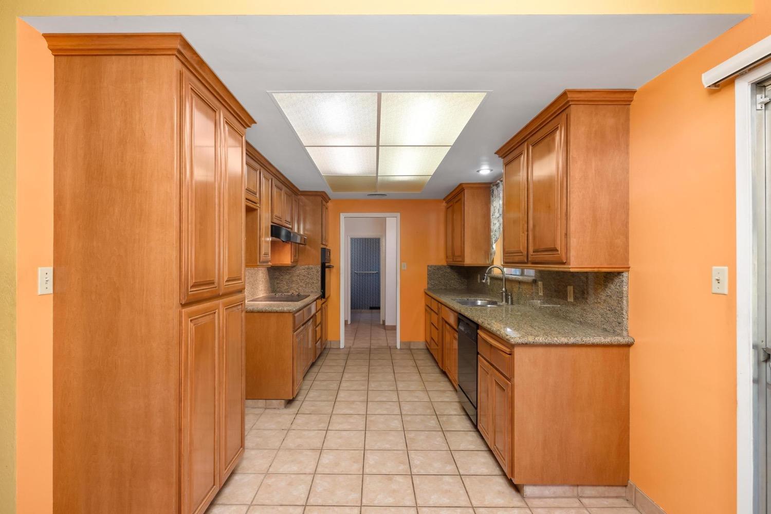 2101 W Walnut Street