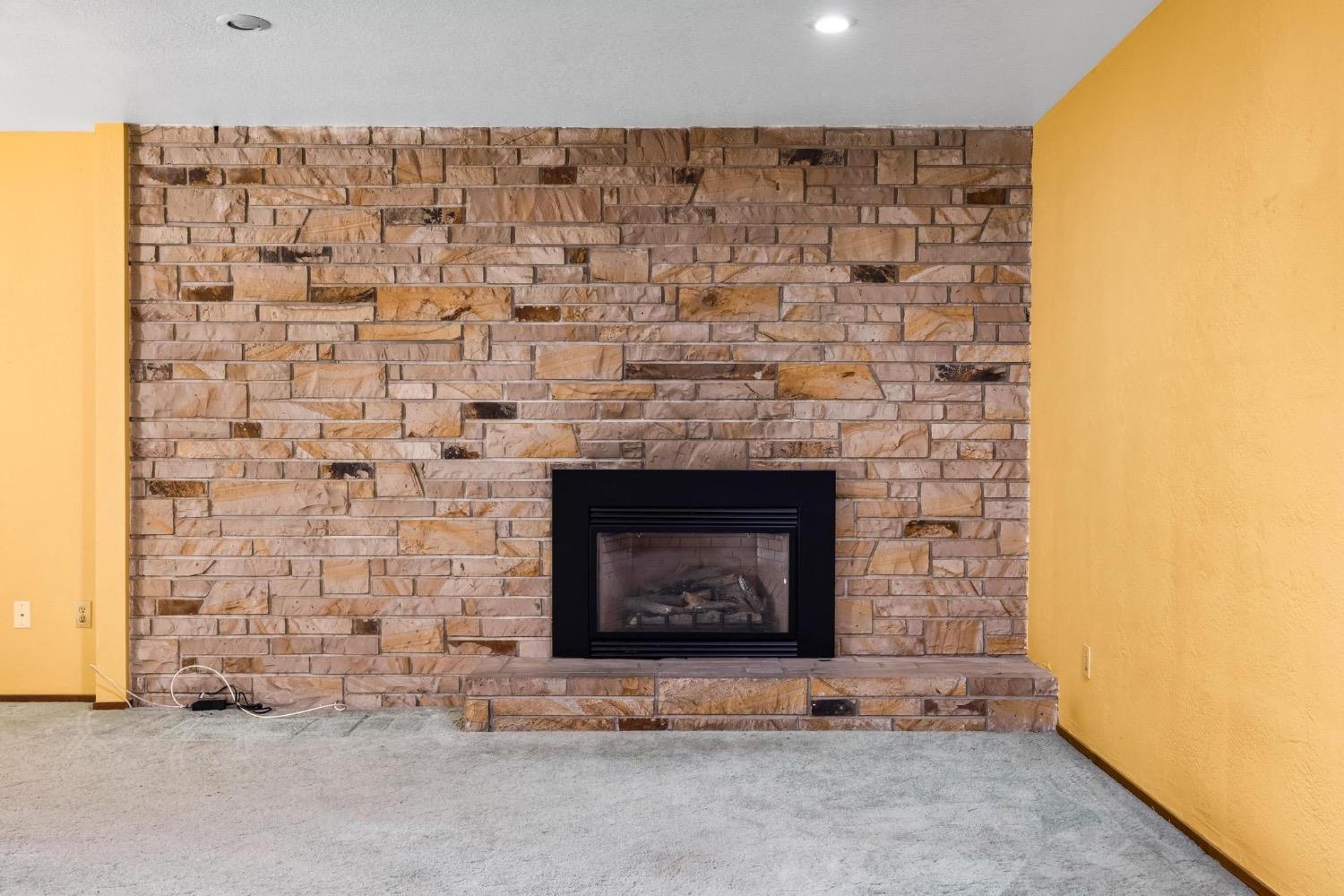 2101 W Walnut Street