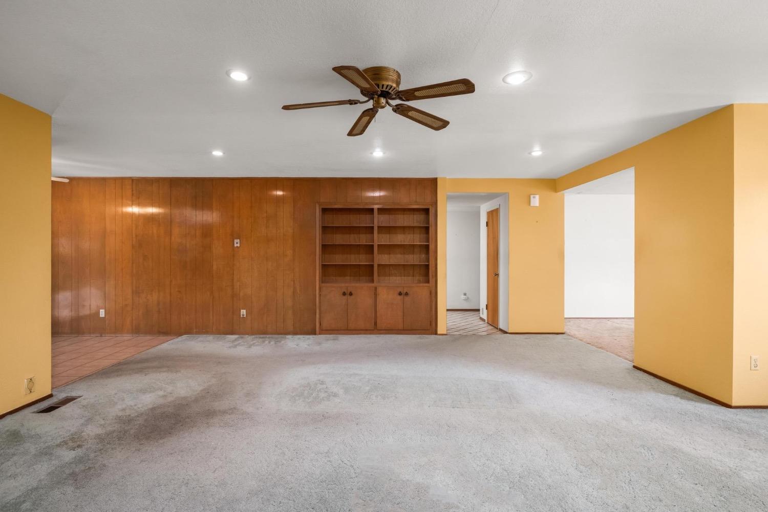 2101 W Walnut Street