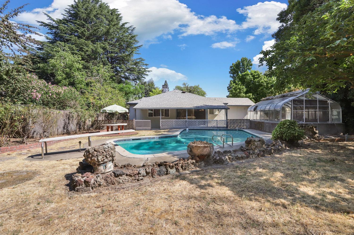 1328 Sharon Way