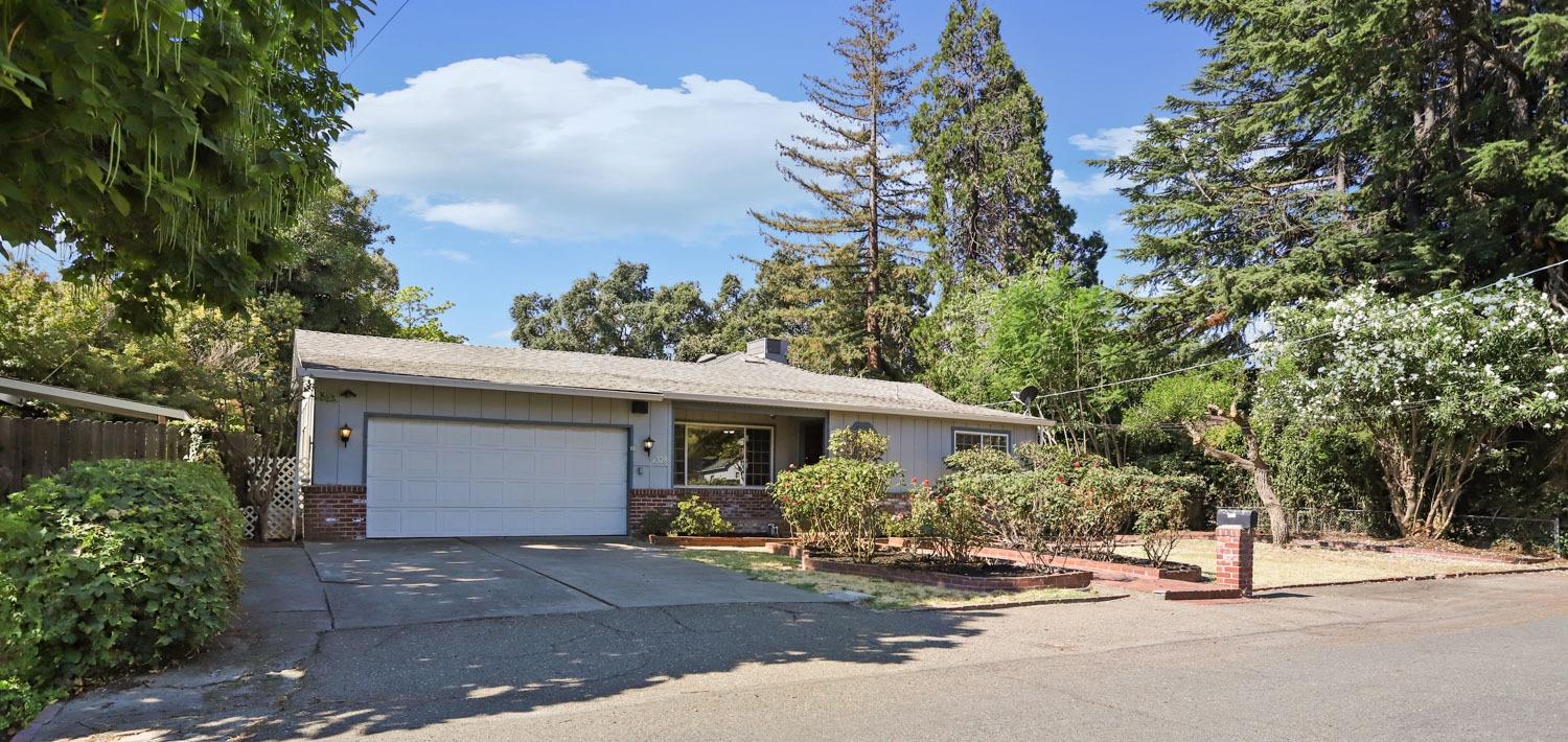 1328 Sharon Way