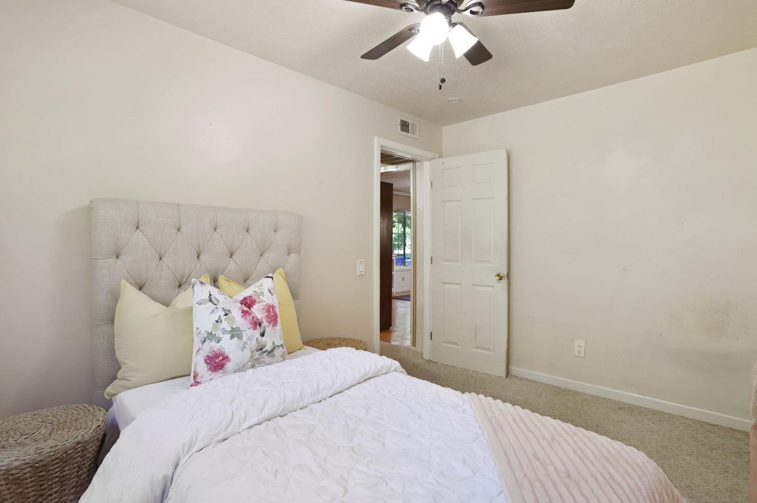 1328 Sharon Way