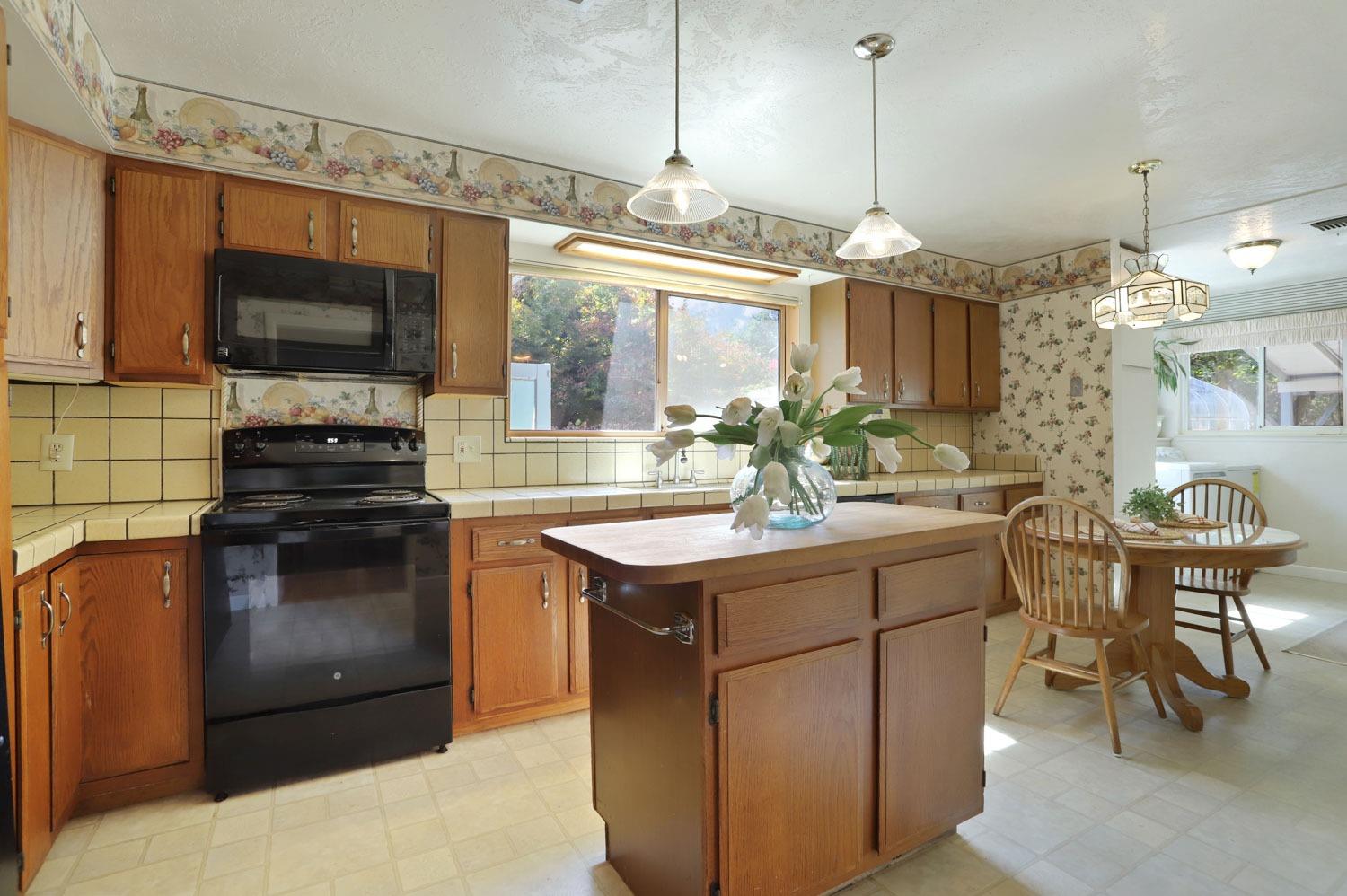 1328 Sharon Way