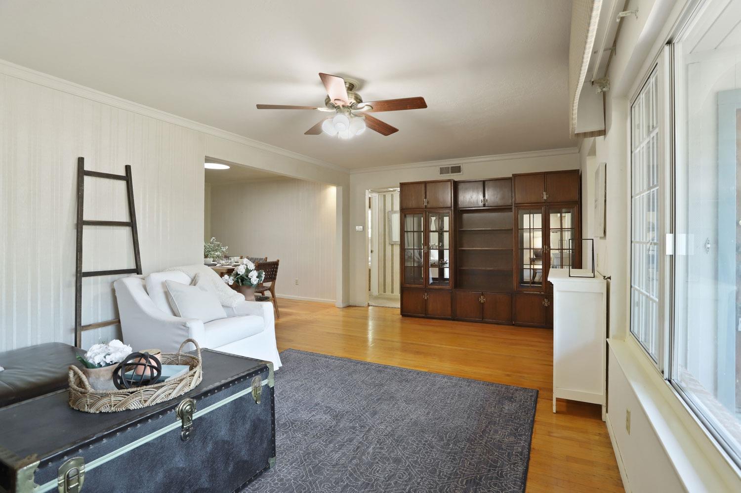 1328 Sharon Way