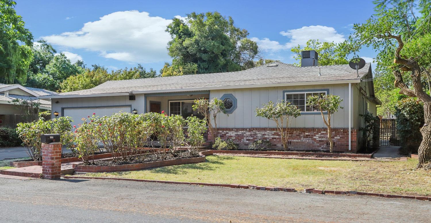 1328 Sharon Way