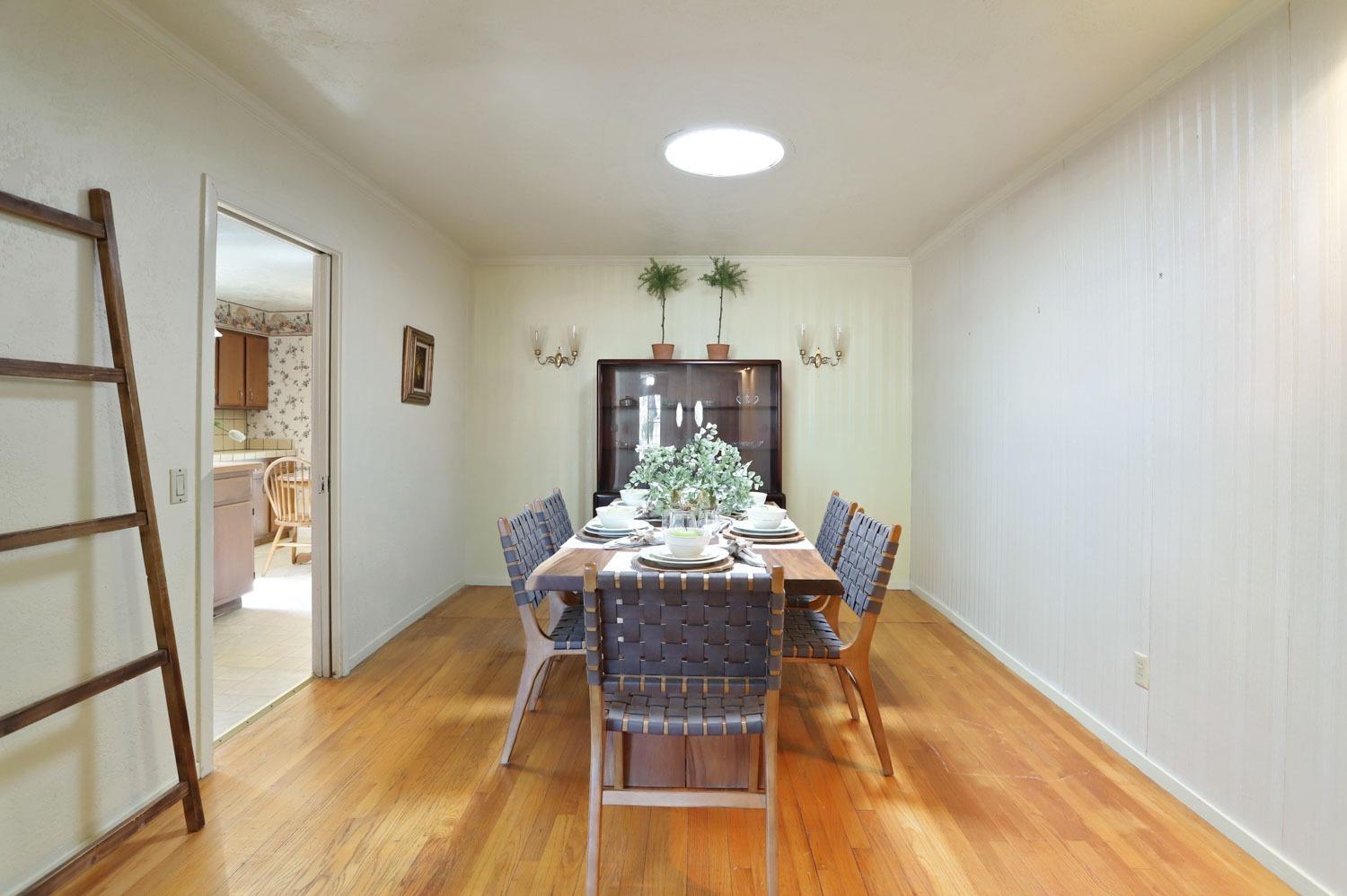 1328 Sharon Way