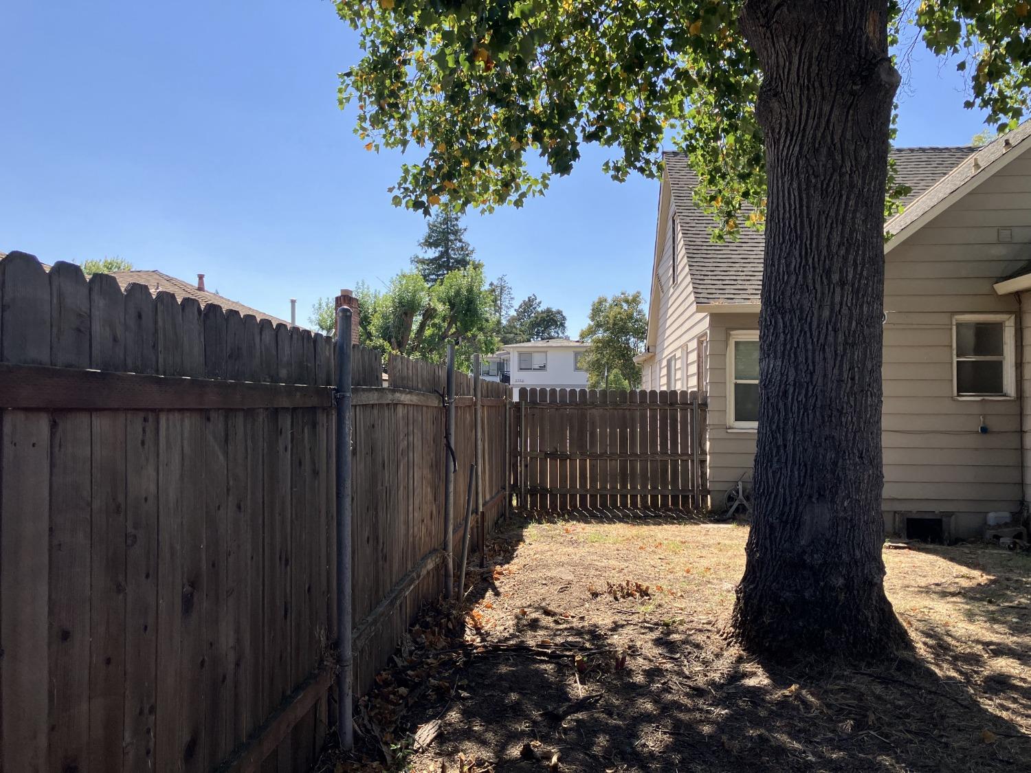 5753 Nina Way