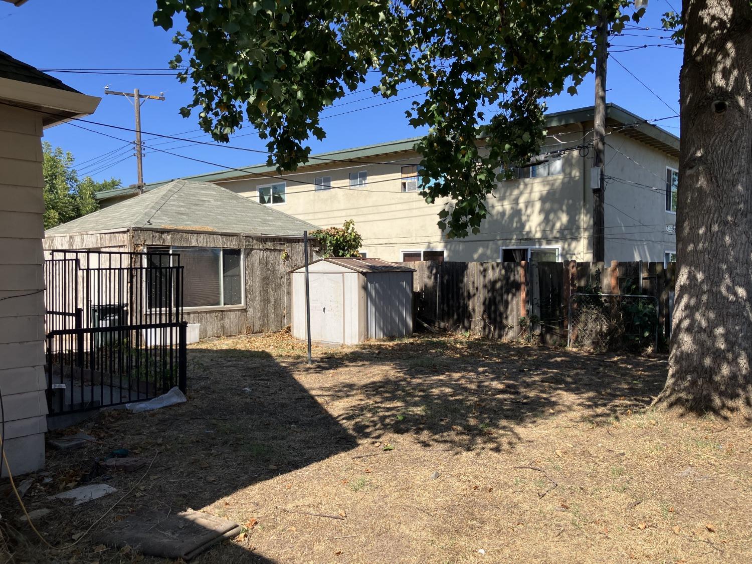 5753 Nina Way