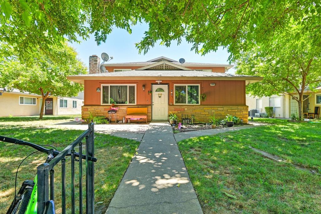 2029 Benita Drive 3