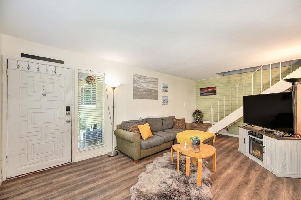 2029 Benita Drive 3