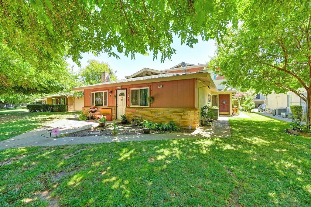2029 Benita Drive 3