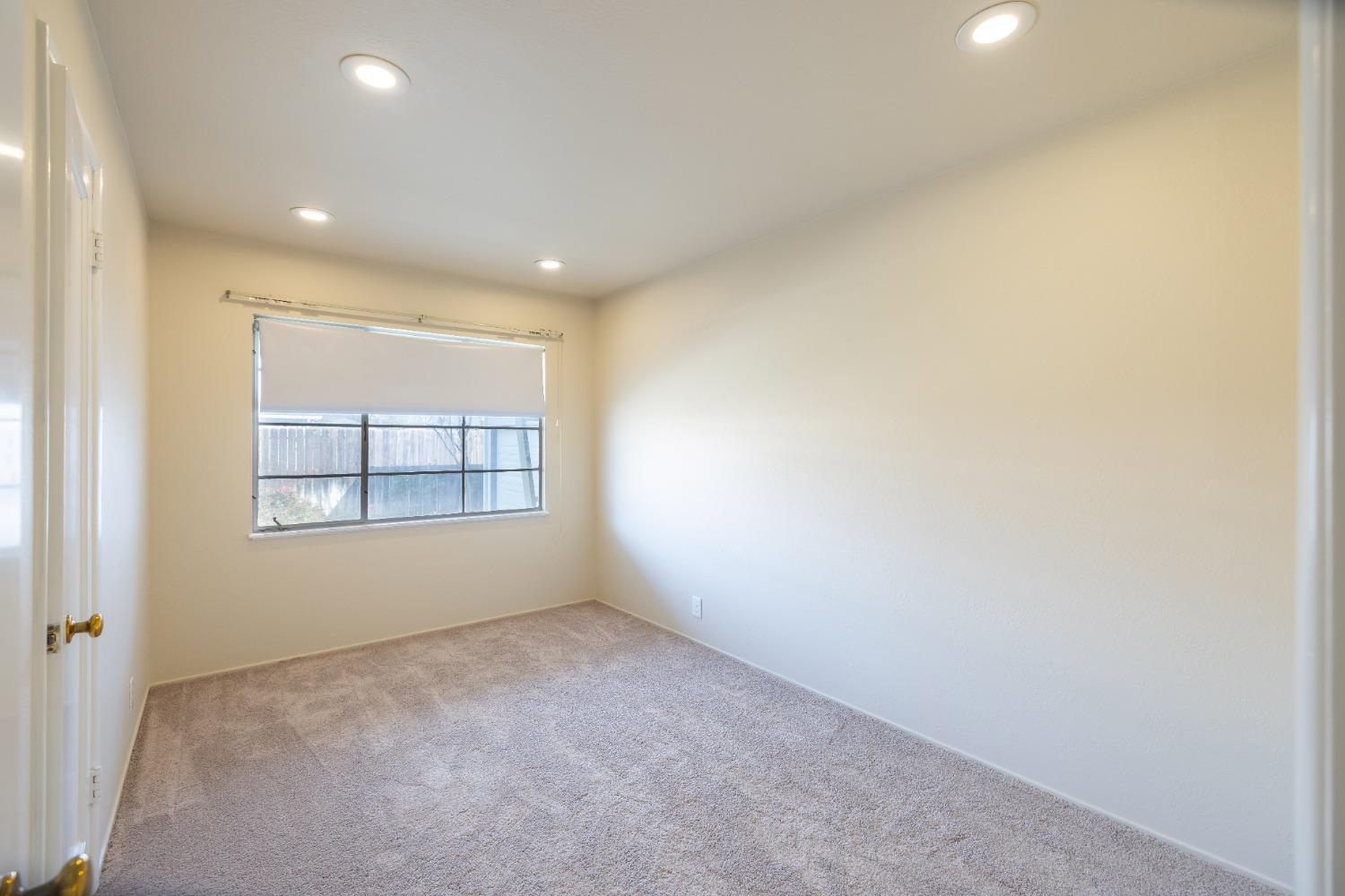 240 W Essex Street