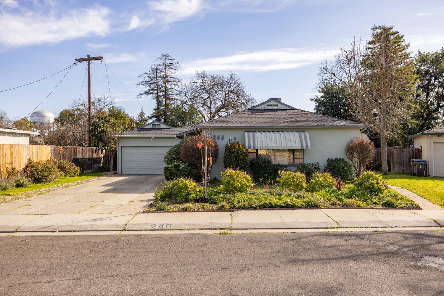 240 W Essex Street