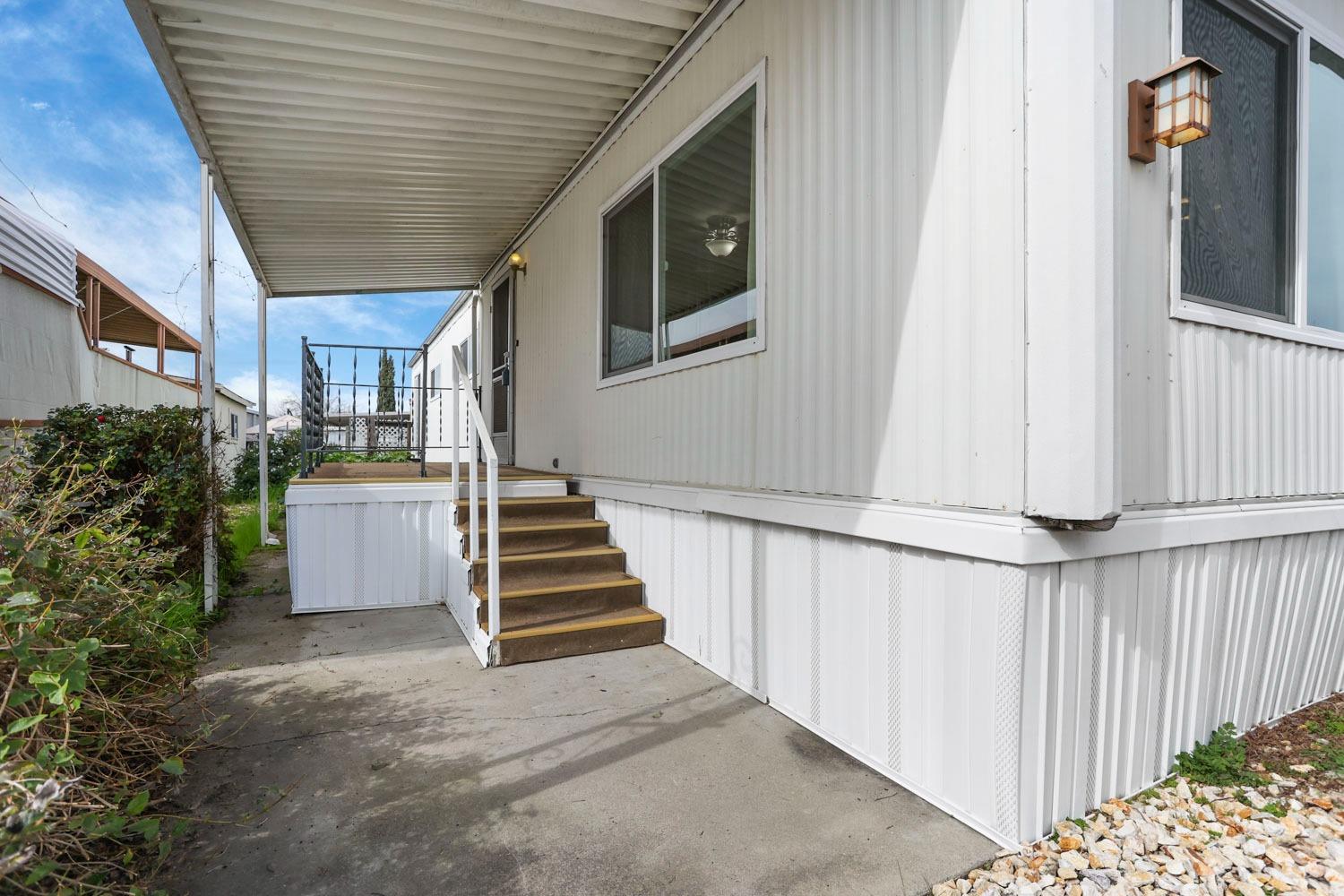 152 Clearwater Place