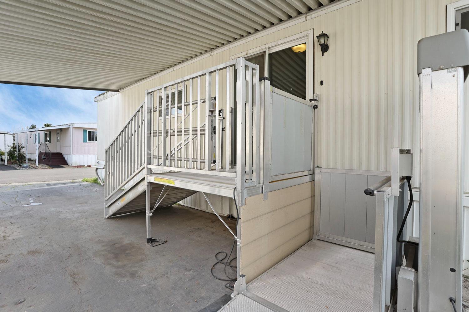 152 Clearwater Place