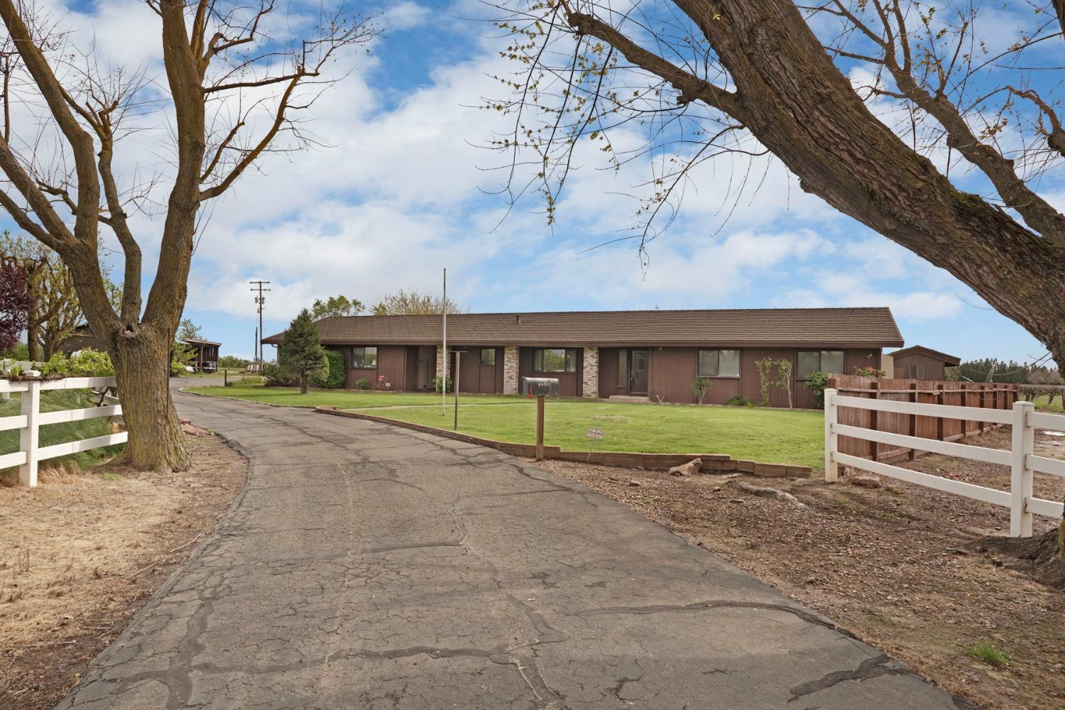 1080 E Peltier Road