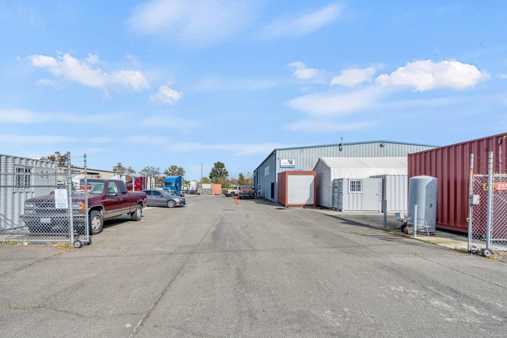 25533 N Highway 99