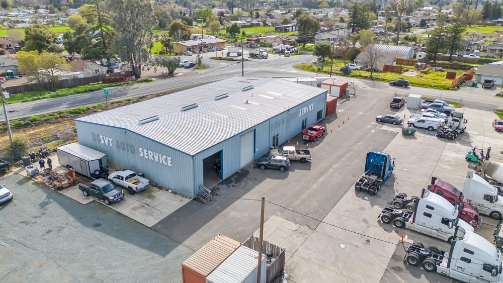 25533 N Highway 99