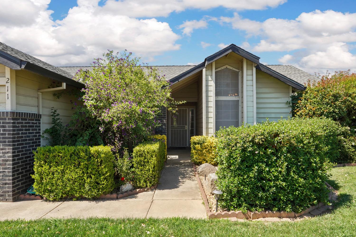 211 Wren Drive