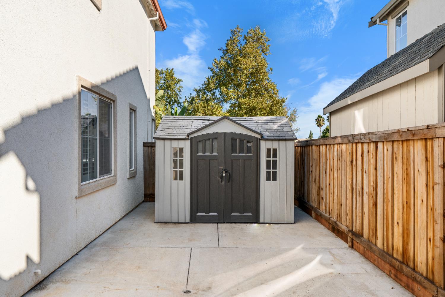 956 Trafalgar Circle