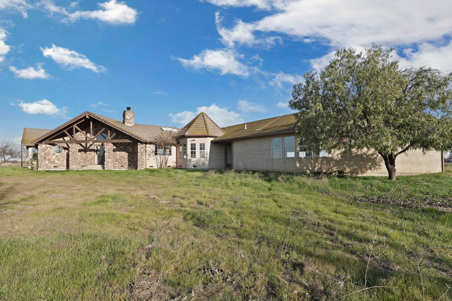 16321 Wing Levee Road