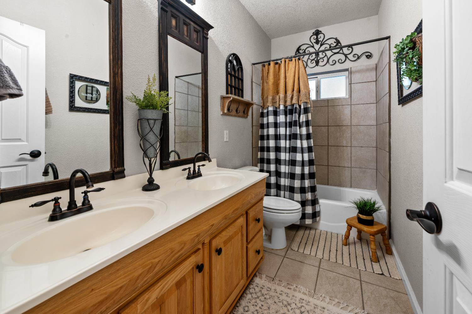 12540 Arabian Lane