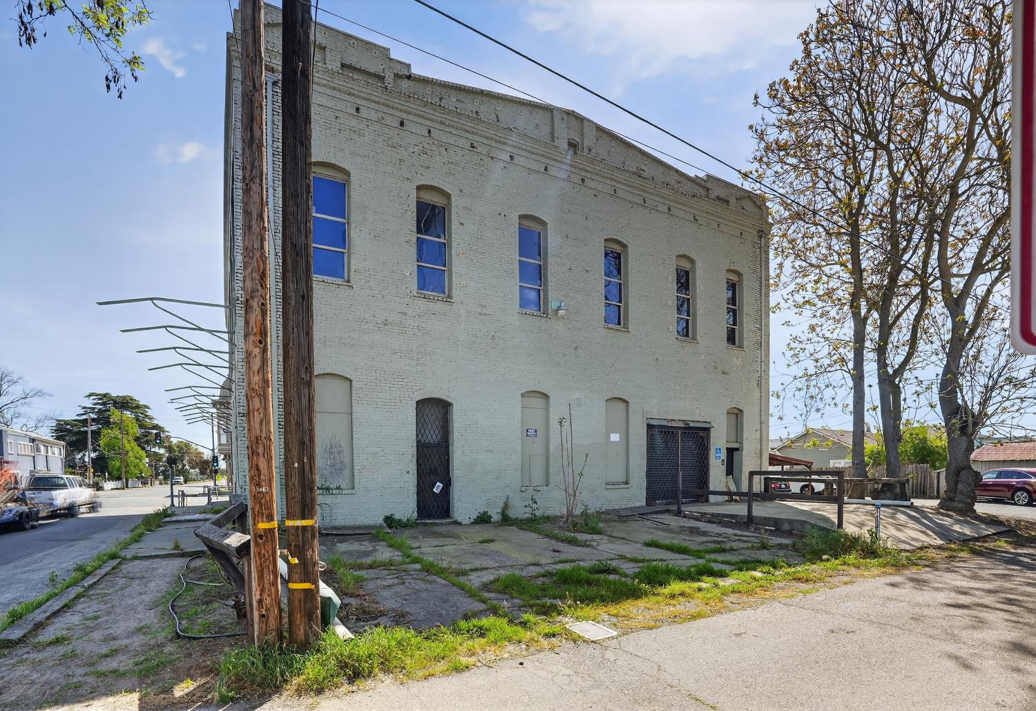 13475 E Highway 88