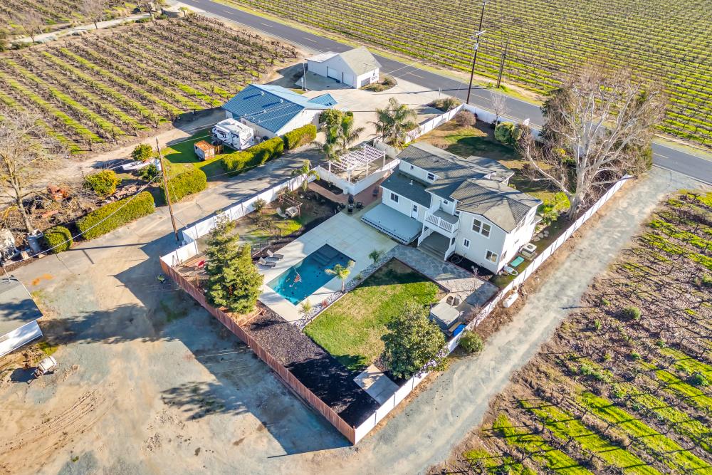 6539 E Peltier Road